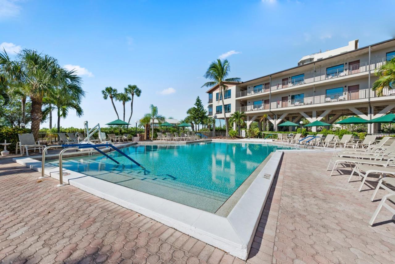 Caribbean Beach Club 迈尔斯堡海滩 外观 照片